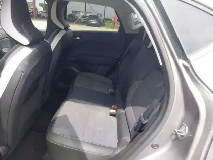 Photo 14 Renault Captur  E-Tech full hybrid 145