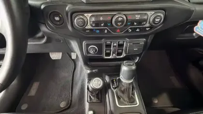 Photo 21 Jeep Wrangler  Unlimited 4xe 2.0 l T 380 ch PHEV 4x4 BVA8