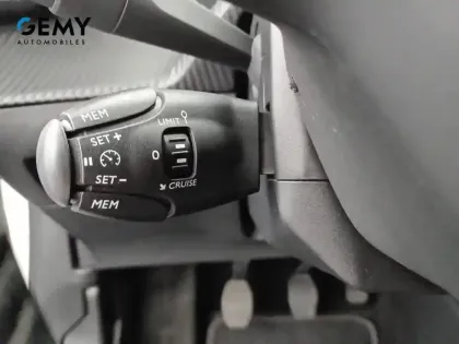 Photo 15 Peugeot 2008  PureTech 130 S&S BVM6