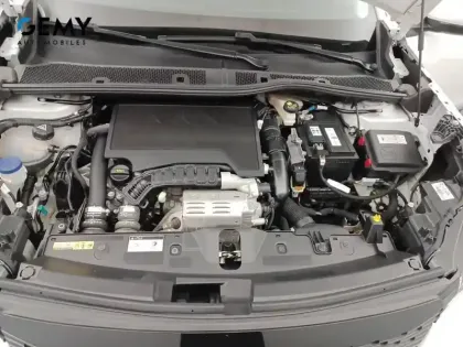 Photo 11 Peugeot 2008  PureTech 130 S&S BVM6