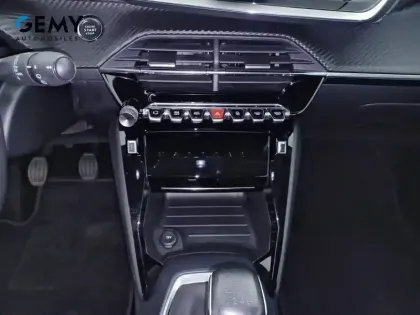 Photo 13 Peugeot 2008  PureTech 130 S&S BVM6