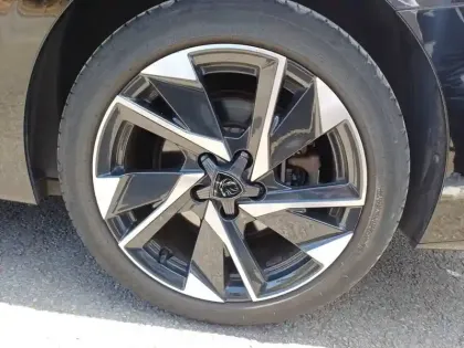Photo 12 Peugeot 308  SW PHEV 180 e-EAT8