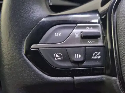 Photo 46 Peugeot 308  SW PHEV 180 e-EAT8