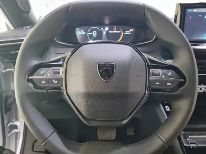 Photo 18 Peugeot 2008  Electrique 54 kWh 156 ch