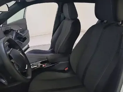 Photo 19 Peugeot 2008  Electrique 54 kWh 156 ch