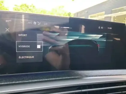 Photo 25 Peugeot 5008  Plug-in Hybrid 225 ch e-DCS7