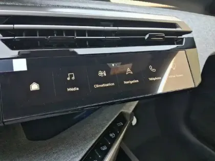 Photo 14 Peugeot 5008  Plug-in Hybrid 225 ch e-DCS7