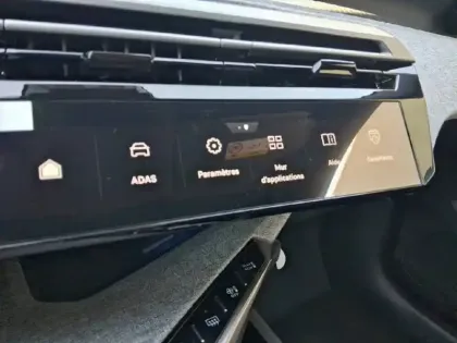 Photo 17 Peugeot 5008  Plug-in Hybrid 225 ch e-DCS7
