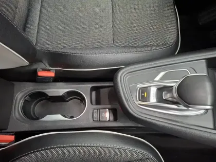 Photo 34 Renault Captur  E-Tech Plug-in 160