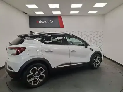 Photo 18 Renault Captur  E-Tech Plug-in 160