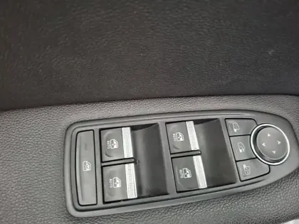 Photo 41 Renault Captur  E-Tech Plug-in 160