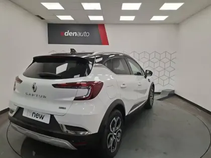 Photo 20 Renault Captur  E-Tech Plug-in 160