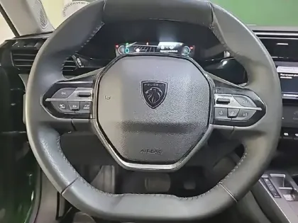Photo 34 Peugeot 308  PHEV 180 e-EAT8