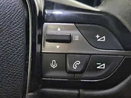 Photo 52 Peugeot 308  PHEV 180 e-EAT8