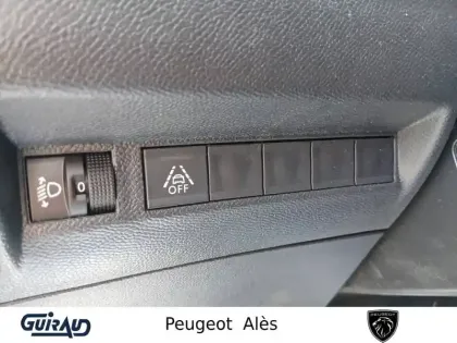 Photo 15 Peugeot 2008  PureTech 130 S&S BVM6