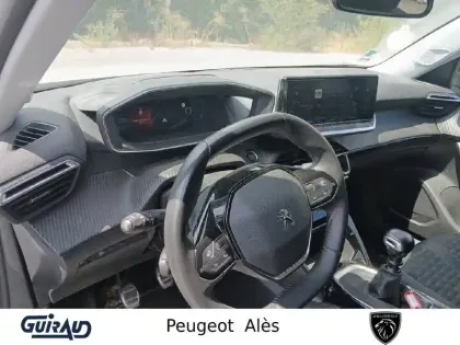 Photo 8 Peugeot 2008  PureTech 130 S&S BVM6