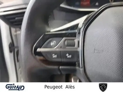 Photo 17 Peugeot 2008  PureTech 130 S&S BVM6