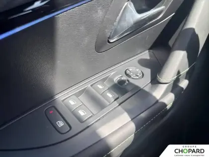 Photo 21 Peugeot 208  Hybrid 145 ch e-DCS6