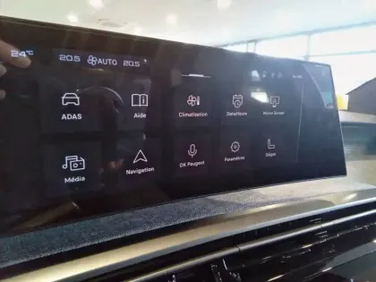 Photo 17 Peugeot 5008  Hybrid 145 ch e-DCS6