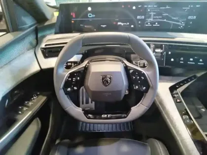 Photo 8 Peugeot 5008  Hybrid 145 ch e-DCS6