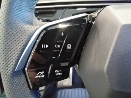 Photo 18 Peugeot 5008  Hybrid 145 ch e-DCS6