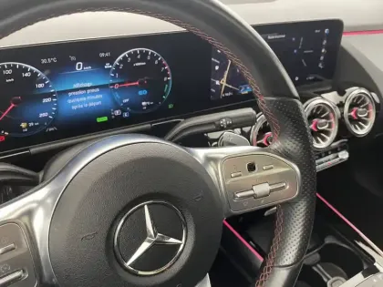 Photo 24 Mercedes GLA  250 e 8G-DCT