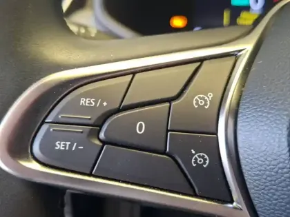 Photo 18 Renault Clio  E-Tech full hybrid 145