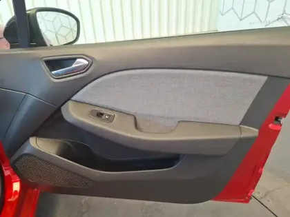 Photo 39 Renault Clio  E-Tech full hybrid 145