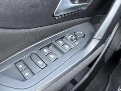Photo 19 Peugeot 308  PHEV 180 e-EAT8
