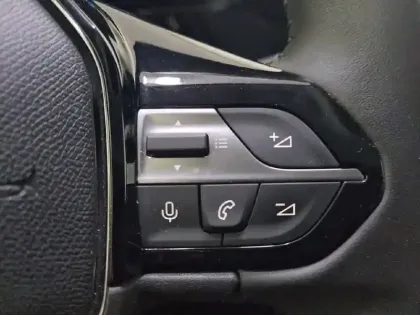 Photo 46 Peugeot 308  PHEV 180 e-EAT8