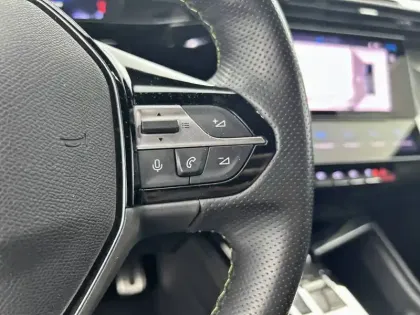 Photo 56 Peugeot 408  PHEV 225 e-EAT8