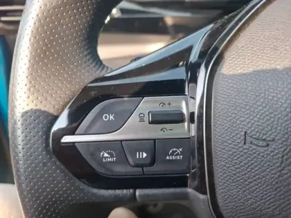 Photo 28 Peugeot 408  PHEV 225 e-EAT8