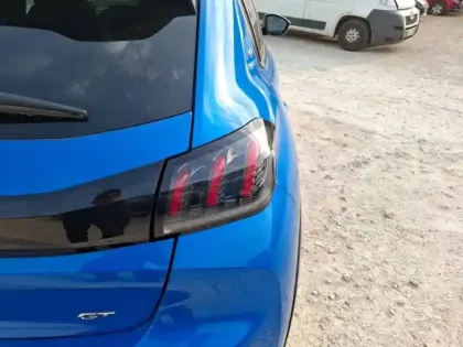 Photo 16 Peugeot 208  PureTech 100 S&S EAT8