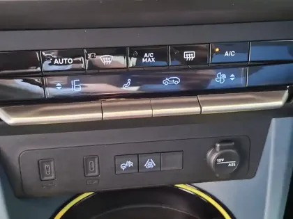 Photo 40 Fiat Panda Grande  T-Gen 3 1.2 Hybrid Turbo 110 ch eDCT6