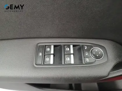 Photo 26 Renault Captur  TCe 130 EDC FAP
