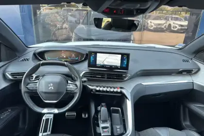 Photo 16 Peugeot 3008  Hybrid 225 e-EAT8