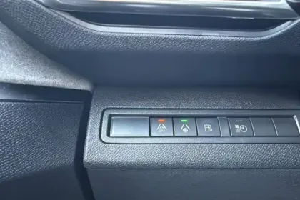 Photo 27 Peugeot 3008  Hybrid 225 e-EAT8