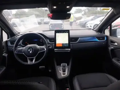 Photo 9 Renault Captur  E-Tech full hybrid 145 ch