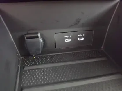 Photo 41 Renault Captur  E-Tech full hybrid 145 ch