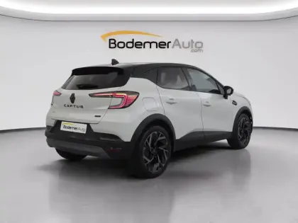 Photo 19 Renault Captur  E-Tech full hybrid 145 ch