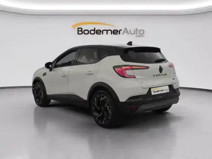 Photo 17 Renault Captur  E-Tech full hybrid 145 ch