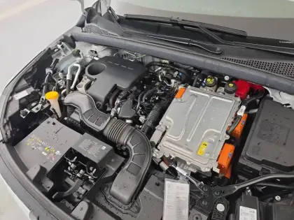 Photo 25 Renault Captur  E-Tech full hybrid 145 ch