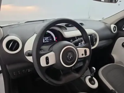 Photo 321 Renault Twingo  III E-Tech