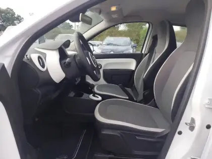 Photo 8 Renault Twingo  III E-Tech
