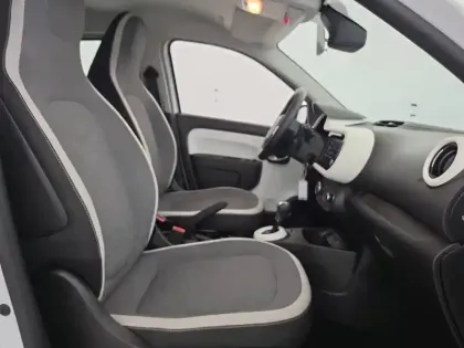 Photo 378 Renault Twingo  III E-Tech