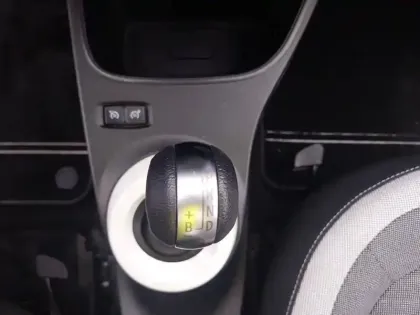 Photo 12 Renault Twingo  III E-Tech
