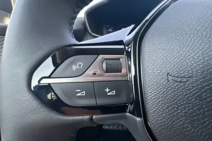 Photo 19 Peugeot 208  Hybrid 110 ch e-DCS6