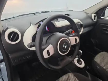 Photo 220 Renault Twingo  III E-Tech