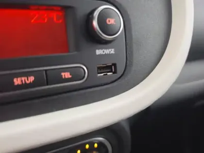 Photo 37 Renault Twingo  III E-Tech