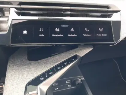 Photo 16 Peugeot 3008  Electrique 210 ch 73 kWh